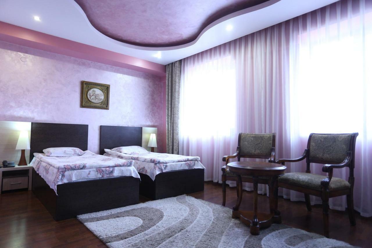 Vanatur Hotel Gyumri Exterior photo
